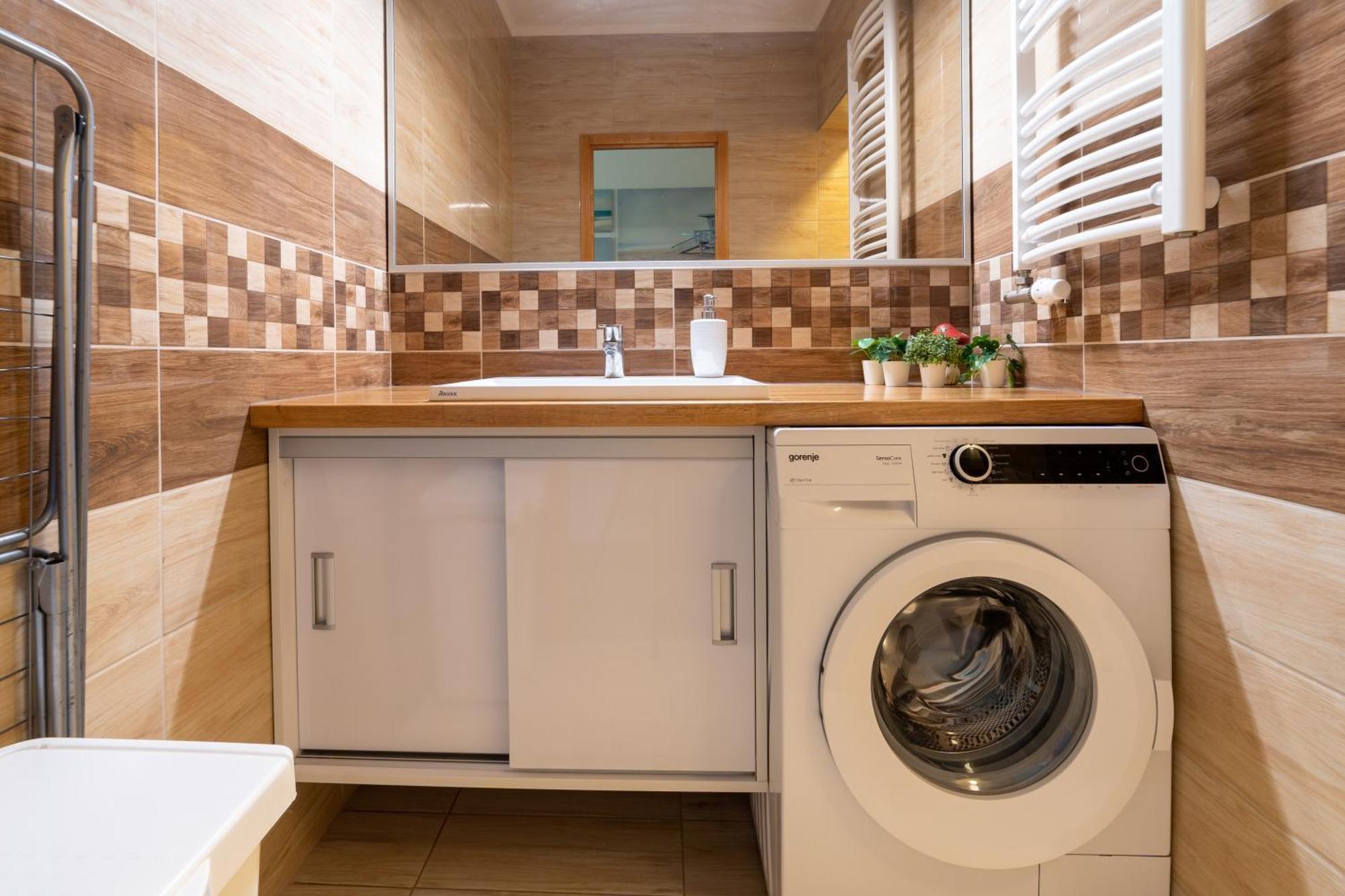 Comfort 14 -- Stylish City Apartment Netflix, Wi-Fi & Parking Miskolc Luaran gambar