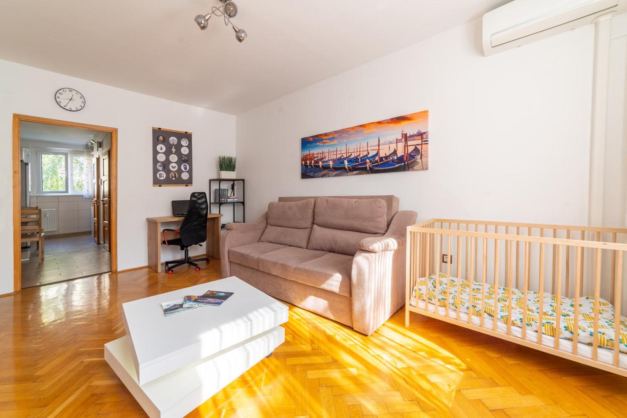 Comfort 14 -- Stylish City Apartment Netflix, Wi-Fi & Parking Miskolc Luaran gambar